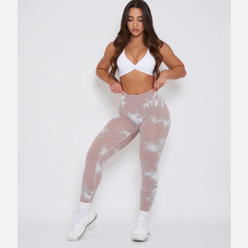 ISO Pcheebum stone lighting leggings